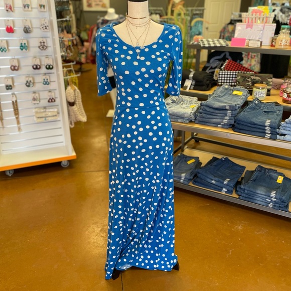 LuLaRoe Dresses & Skirts - Super soft and pretty LuLaRoe Ana!